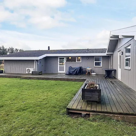 4 Star In Vakantiehuis Løkken